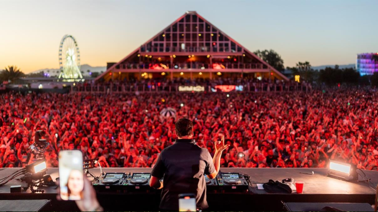 Luxury black SUV providing coachella car service to Coachella Valley